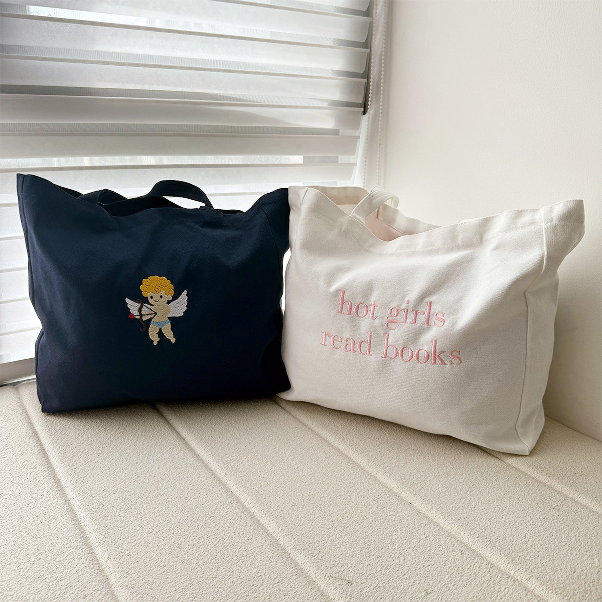 Hot Girls Read Books Letters E – Women Bags Ck recenzja i cena